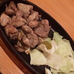麦酒蔵 hideji 和厨房 - 地頭鶏炭火焼