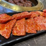 炭火焼肉徳重 - 