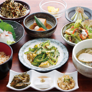 島唄と地料理 とぅばらーま_2