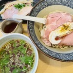地鶏と伊勢海老 中華そば 兜 - 特製伊勢海老つけ麺