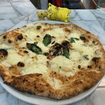 Pizzeria da ciccio - クアトロ・フォルマッジ　1,500円(税込)