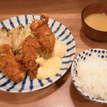 Tonkatsu Odayasu - 本日いただいたのは、”カキミックス定食(フライとバター焼き)”と