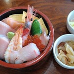 鮨藤 - ちらし寿司と小鉢二種