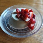 [April's recommendation] Hojicha panna cotta