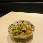 酒と料理　戸塚駅横研究所 - モツ煮込み