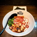RAMEN MOSH - 辛シビまぜそば 800円 ※麺本使用で温玉、海苔付き。