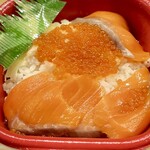 おはな丼丸 - 料理写真:サーモンいくら丼(600円)