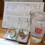酒処 さくらがわ - 酎ハイとお通しでメニュー悩み開始！
