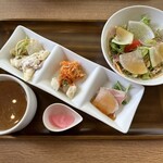 福元洋食店 - セットにつく、スープ、サラダと前菜3種