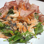 Seasonal salad (spring) ・Fried shrimp and watercress salt koji salad
