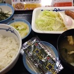 松屋 - ソーセージエッグ定食