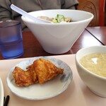 王家飯店 - 唐揚げも熱々でした！