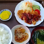 お食事の店 キッチンカロリー - 日替わり定食680円。サクサクのトンカツ。