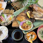 新鮮処 魚里 - ブリかま定食