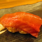 鮨処 凜 - ランチおまかせセット１０貫・凛　日替わり汁物付き　３５００円（税込）　握り-２　生サーモン【２０２４年３月】