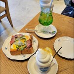 天然酵母の食パン専門店 つばめパン&Milk 庄内緑地公園店 - はちみつレモン＆Milk 730円 ・ナポリタントースト 710円 ・クリームソーダ― 730円