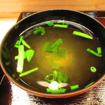 鮨処 凜 - ランチおまかせセット１０貫・凛　日替わり汁物付き　３５００円（税込）　日替わりの汁物　お吸い物のアップ【２０２４年３月】