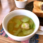 Soup&Cafe Moyaiko - エビ団子のしょうがスープ。