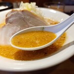 Mendo Koro Tsurumaya - 海老の薫りと味噌のコクが合わさるスープ
