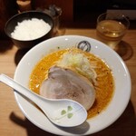 Mendo Koro Tsurumaya - オマールエビラーメン1200円 麺大盛り150円 ライス200円