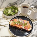 SAISON bakery&coffee - ◆スモークサーモン（税込1,150円）
            ◆ハーブサラダ スモール（税込450円）
            ◆ドリップコーヒー（税込400円）