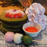 Eggs'n Things - 桜抹茶 パンケーキ