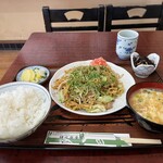 朝日座食堂 - 料理写真:肉入り焼きそば定食