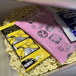 LAWSON - 料理写真:【2024.3.31(日)】明星 一平ちゃん夜店の焼そば 大盛 炙り牛カルビ味321円