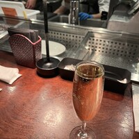 カルネジーオ イースト - 