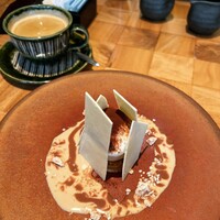 ザ タヴァン グリル＆ラウンジ - 