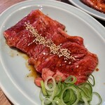 本格焼肉・韓国家庭料理 食辛房 - 上カルビ