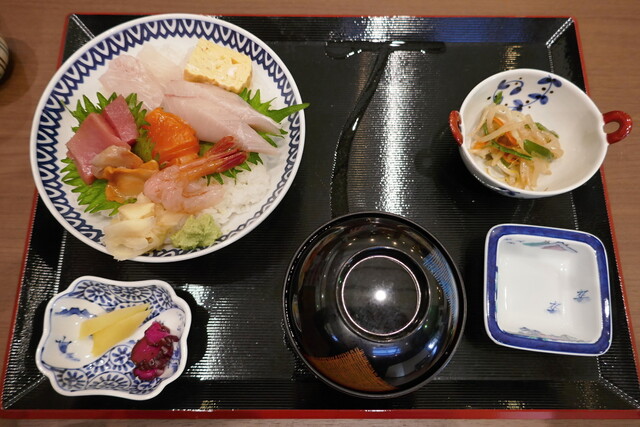 おさしみページ 西蒲区に「おさしみ食堂さくべい」オープン 割烹仕込みの魚料理ほか