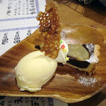 アプランティ - デザートセット＋200円。
      この日は洋なしのショコラタルト・バニラアイス付き