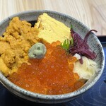 小松水産の海鮮丼 - 