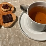 ベージュ アラン・デュカス 東京 - 