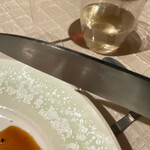 ベージュ アラン・デュカス 東京 - (逆刃刀)