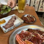 焼肉ホルモン大衆酒場 真 肉焼屋 - 