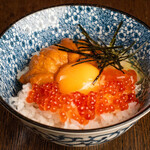 Ikura sea urchin egg-cooked rice