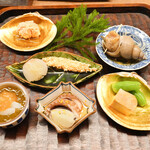 Miyasaka - 揚げたての白魚、白バイ貝、ヒラメの寿司、いいだこ、アオリイカともずく、タイの子とスキ、 あん肝