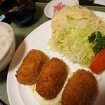 グリルくいしん坊 - カニコロッケ定食1130円