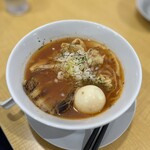 麺は天にあり - トマトラーメン　煮玉子