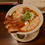 Menya Kazetora - ●虎の台湾（全部載せ）　1,100円
                      名前の通り、台湾ラーメンとなっている
                      
                      全部載せに少し後から変更したので
                      見た目は普通な全部載せのラーメンに見えるなあ