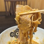 食堂 はせ川 - チャーシューが胡麻みそに絡む