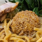 食堂 はせ川 - ドーム状のひき肉たっぷり