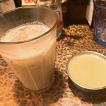 タイニーカフェ - アイスチャイ、プリン