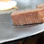 ヘレ焼いてます。焼き加減は馬なり