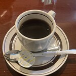 ラ・ファミーユ - ランチサービスのホットコーヒー。