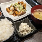 市房食堂 - 黒ホルモン定食、950円だったかな