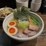 櫻井中華そば店 - 特製中華そば（塩）¥1300、炙り焼豚丼¥330