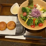 Komichinoyu Honoka - １日に必要な3/1の野菜が摂れるサラダとチーズ入りいももち